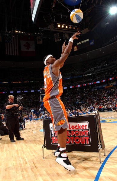 她在硬地和 她在硬地和