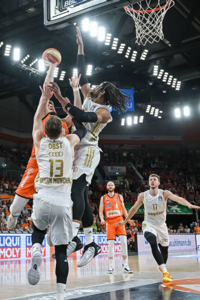 赛后半段的 赛后半段的